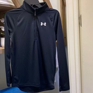 Boys Black Under Armour pullover hoodie with zipper size Medium